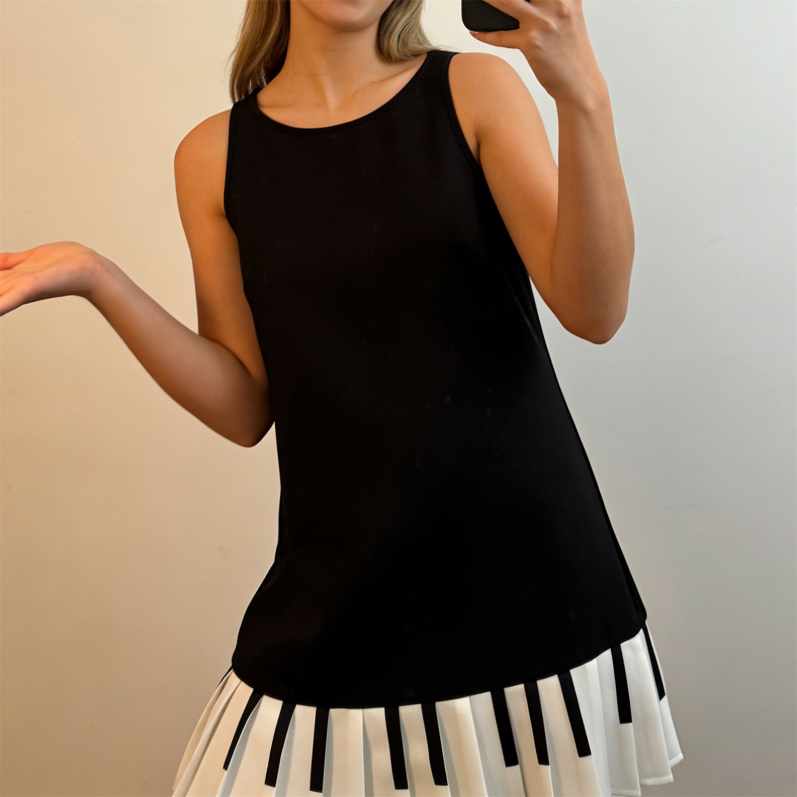 Y2K Backless Halter Mini Dress - Minivestido plisado con llave de piano