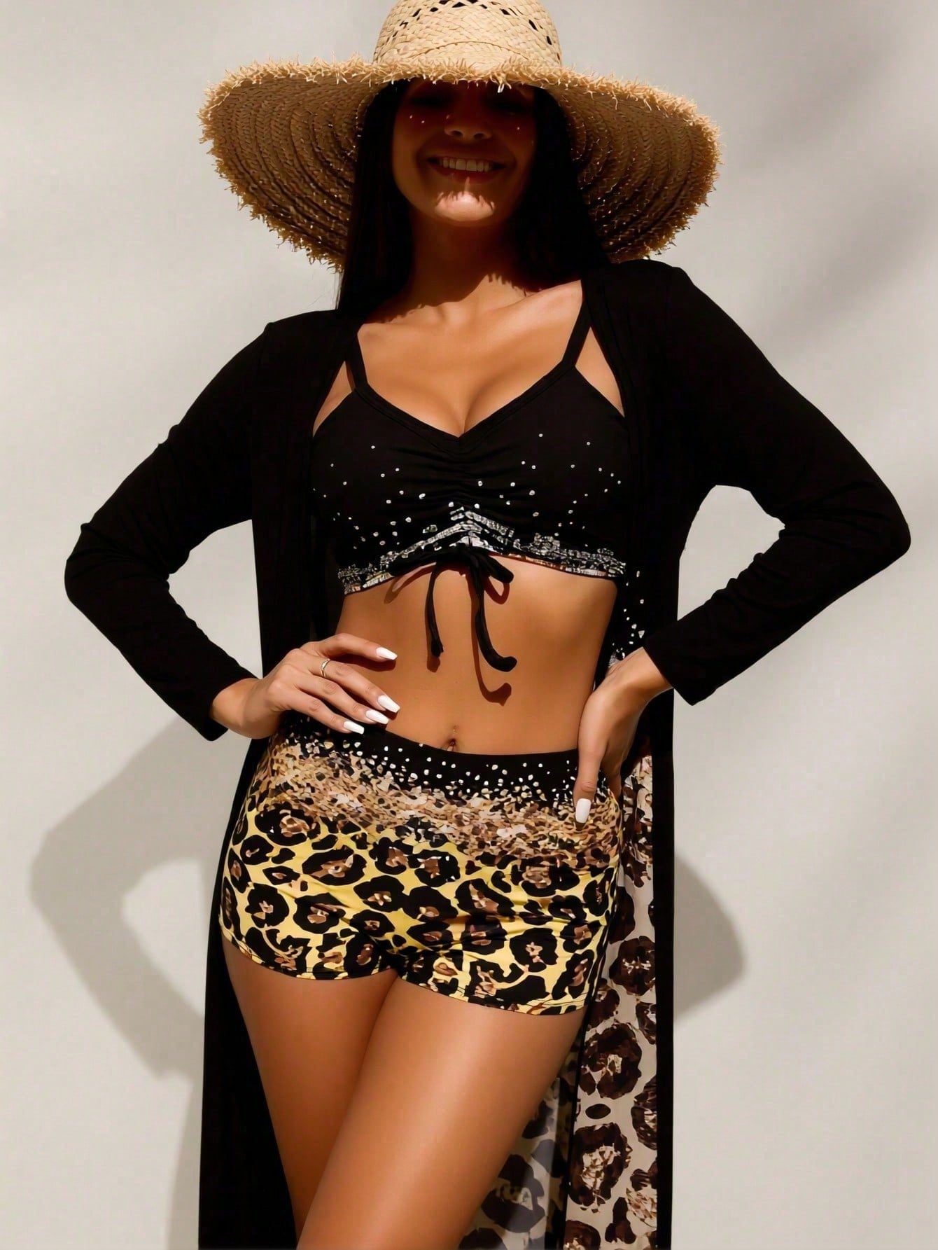 Top de bikini negro con pedrer - Tops reseña y precio